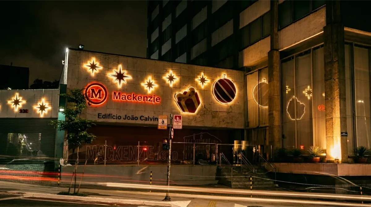 Decoração de Natal Universidade Mackenzie, projeto Forma & Luz São Paulo