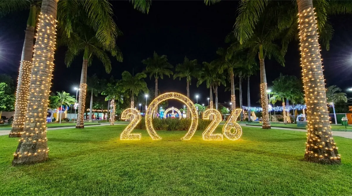 Decoração de Natal em praça, Forma & Luz decorações para prefeituras